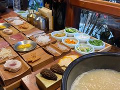 -银米·云南传统过桥米线(双廊黑金冠店)