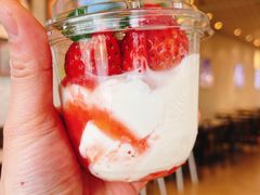 满满VC草莓爆珠双皮奶冻杯-满记甜品(大悦城店)