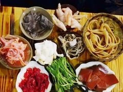 -岗上渣渣老火锅(两路口店)