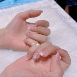 -潮店·虞妃妮轻奢美甲美睫馆