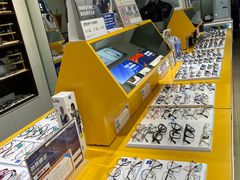 -诺柯视眼镜-蔡司依视路官方工厂店(淞南一店)