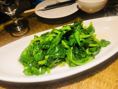 清炒豌豆尖-渝信川菜 · 川味家常菜(长安店)