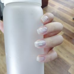 -花岐款式专研健康美甲沙龙