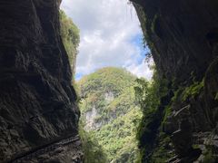 -龙水峡地缝景区