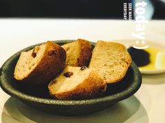 餐前面包-Erman岩烧牛排(虹桥南丰城店)