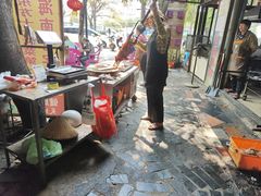 -黄记四更烤乳猪店