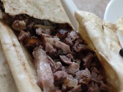 烧饼夹肘子-宝光熏肉鞋底火烧(新街口店)