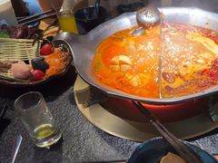 -湊湊火锅·茶憩(南京东路悦荟店)