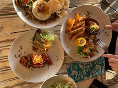 -Hai Bar And Grill
