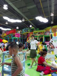 点击看大图 -维佳童话镇演出现场(徐东店)