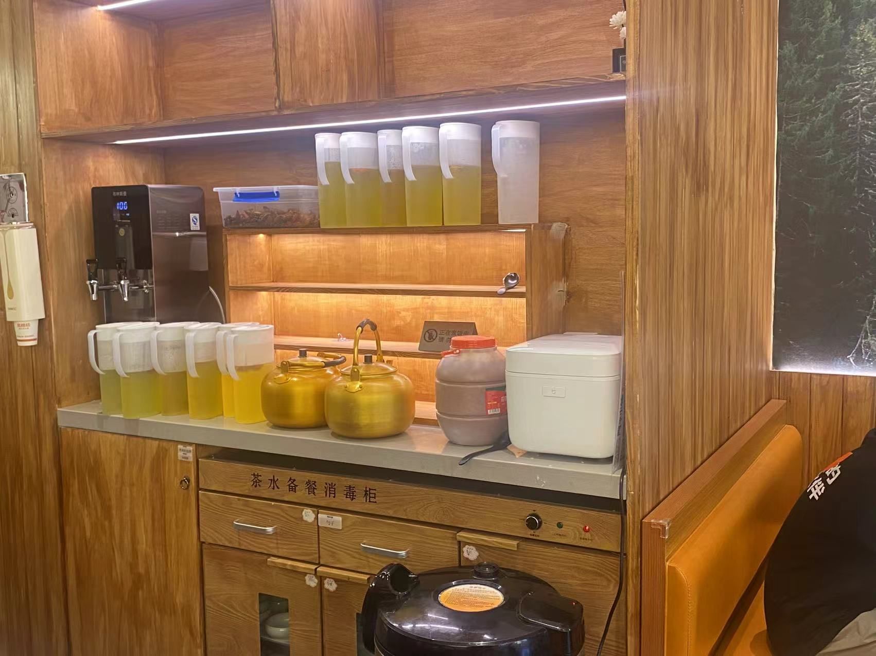 氛围很好 服务员很周到 非常棒的体验