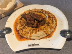 羊里脊配温热鹰嘴豆泥和坚果-Efes Turkish & Mediterranean Cuisine 艾菲斯餐厅(陆家嘴店)