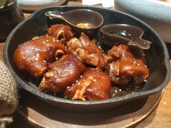 个旧烤猪蹄-云海肴·汽锅鸡·云南菜(美罗城店)