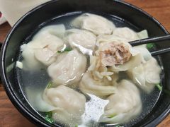 三鲜大馄饨-万寿斋(山阴路店)