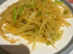 -老郑家东北春饼(龙悦居店)