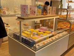 面包甜点陈列柜-好利来(朝外店)