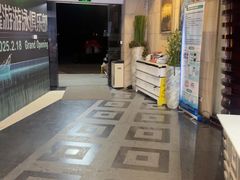 -蓝海豚游泳俱乐部(南京西路店)