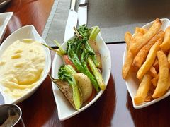 -东西风牛排馆周末烧烤自助(首都机场希尔顿店)