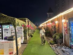 -冰冰龙虾·江湖菜·花园江景餐厅