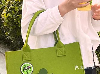 这个秋天，和我一起邂逅LINLEE山茶花