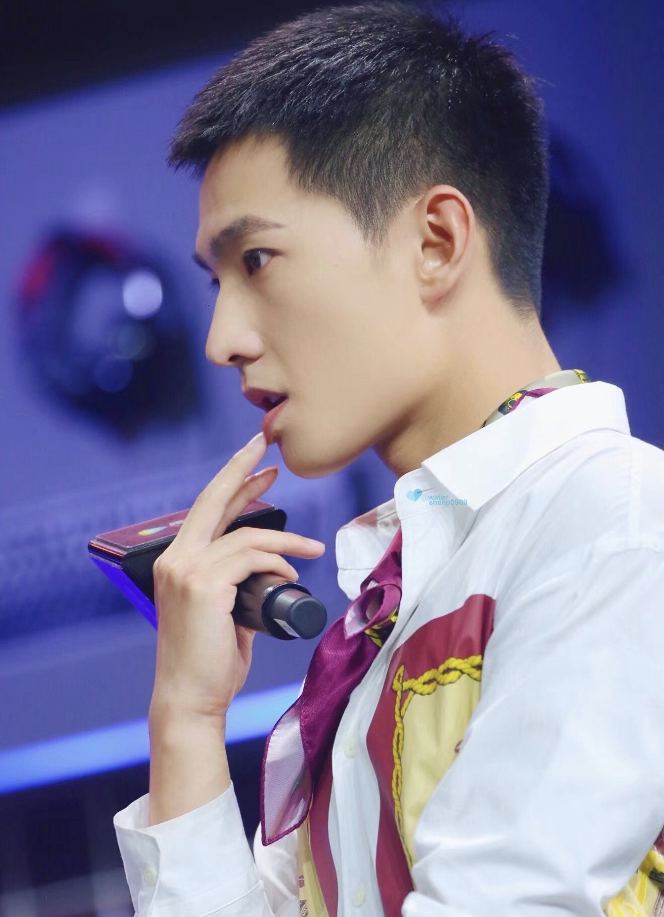 寸头是检验颜值最好的发型,杨洋短发太帅啦