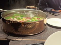 -左庭右院鲜牛肉火锅黑金店(陆家嘴中心店)