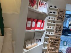 -LADY FAFA(巨鹿路陕西南路路口店)