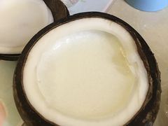 -志龙皇冠吃货椰子铺
