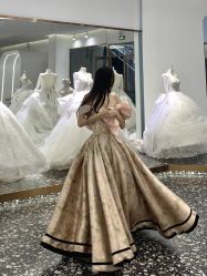 -喜爱高定婚纱摄影