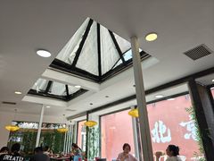 -毛辣果·贵州红酸汤牛肉火锅(西单店)