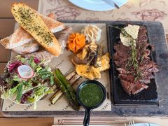 -Mark&Mars Restaurant