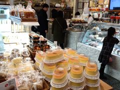 面包甜点陈列柜-Bread Talk 面包新语(荟聚店)