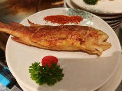 -雍容荟帝王蟹活龙虾展台自助(IFS黑金店)