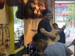-艺桉余音琴行(火神庙分店)