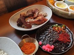 -包整·丝娃娃(一览甲秀楼风景店)