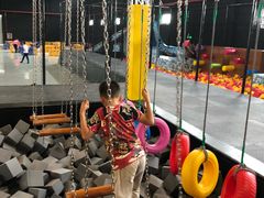 -嘿哟动霸CHUA·新潮玩运动娱乐中心·蹦床滑冰团建乐园