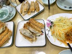 肉三鲜锅贴-春水锅贴·传统鲁菜(大明湖店)