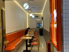 门面-白玉兰食品甜凤店(合生汇店)