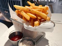 -Oasis Bar & Grill
