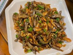 -临江餐馆二楼美食部落