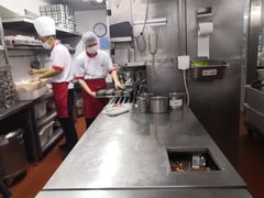 -海底捞火锅鲜切牛肉主题店(长寿路店)