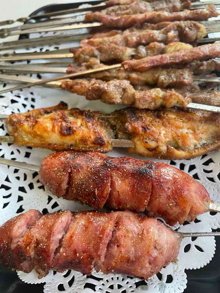 大庆烧烤-"家附近的一家小型烧烤店.说他小是因为他真.