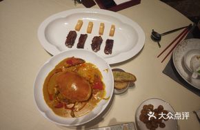 Lemongrass Curry Blue Swimming Crab with Grilled Bread