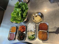 -哈哈碳都·牛肋条无限自助烤肉(台江万达店)