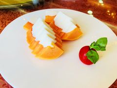 鲜奶木瓜冻-地方名吃海鲜大馅蒸饺(北戴河店)