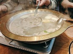-天成·潮州牛肉脆肉鱼生蚝自助火锅