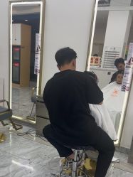 -阿三造型烫染•接发