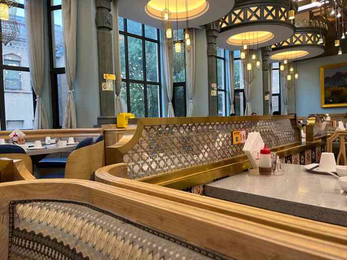 汗腾格里·风味餐厅(新疆驻京办店)-"菜量比较大,羊肉串和酸奶是每次