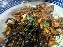 蛤蜊猪肝辣肉面-沪西老弄堂面馆(定西路店)