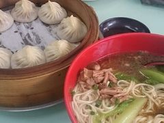 阿婆焖肉面-食惠里小笼包面馆(越秀店)